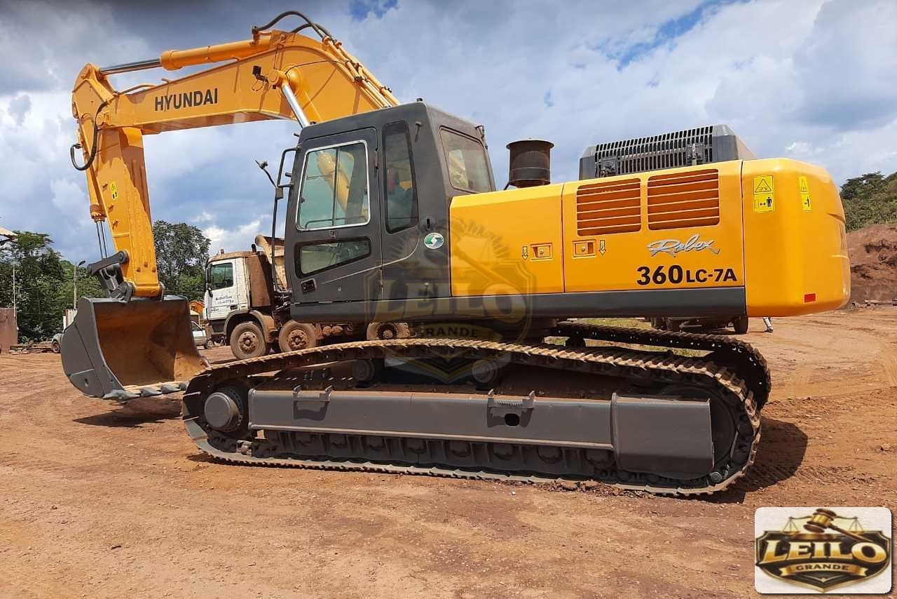 HYUNDAI R360 2011